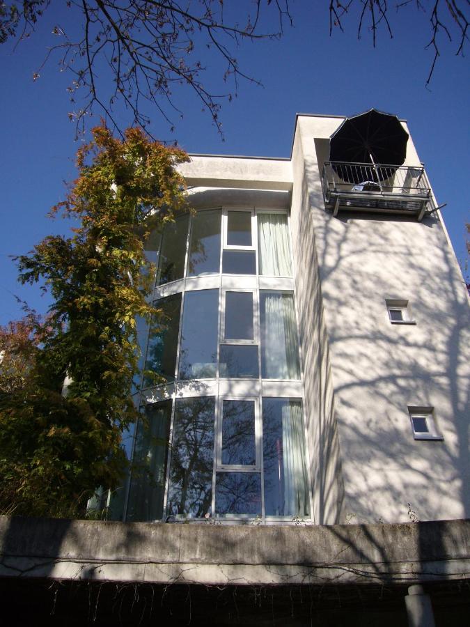 Ferienwohnung Im Turm Bellevue Mit 3 Schlafzimmern Sachsenheim Exterior foto